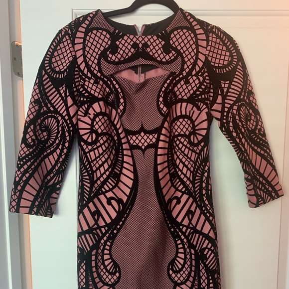 Knee length Midi dress (black & pink) - Picture 2 of 2